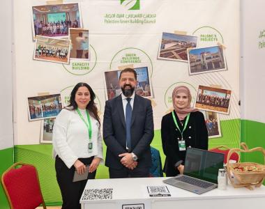 مشاركة مجلس الفلسطيني للأبنية الخضراء في معرض الحلول الخضراء 2025